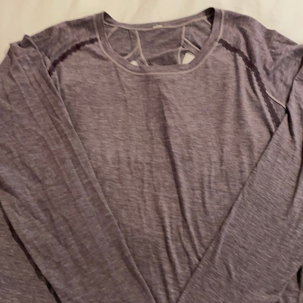 Lululemon long sleeved tee